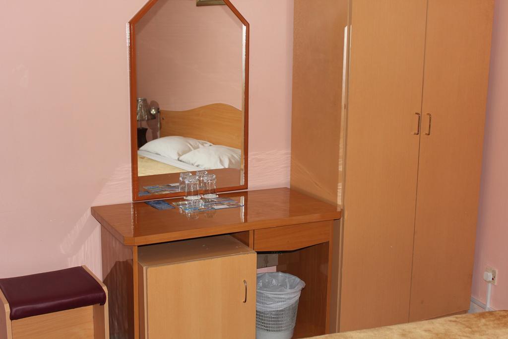 Zaineast Hotel Dubai Room photo