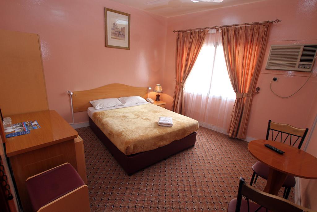 Zaineast Hotel Dubai Room photo