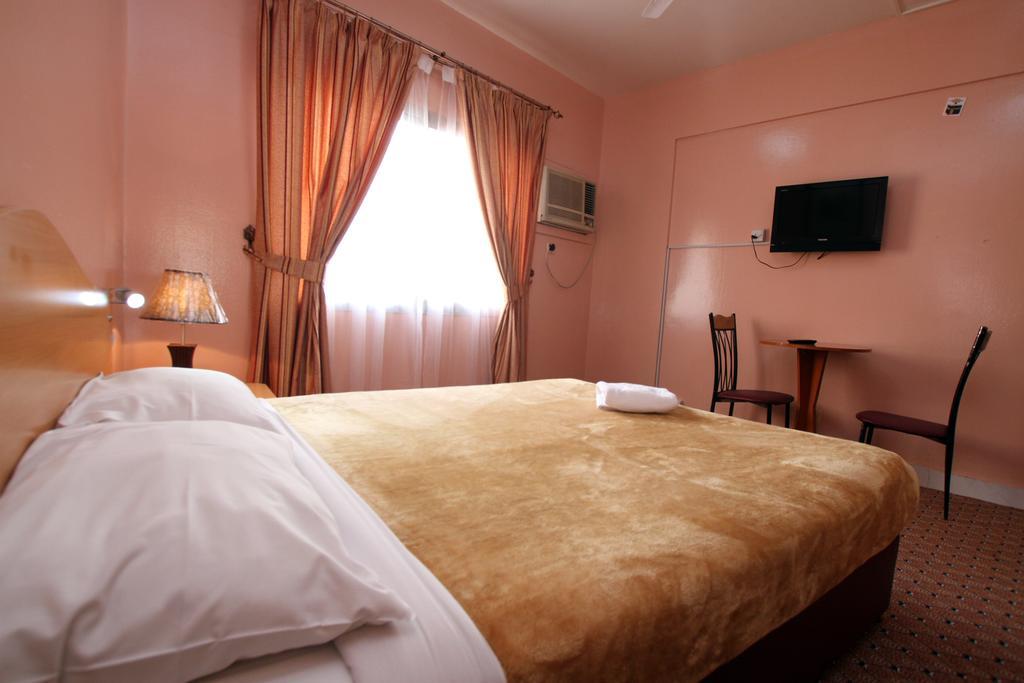 Zaineast Hotel Dubai Room photo
