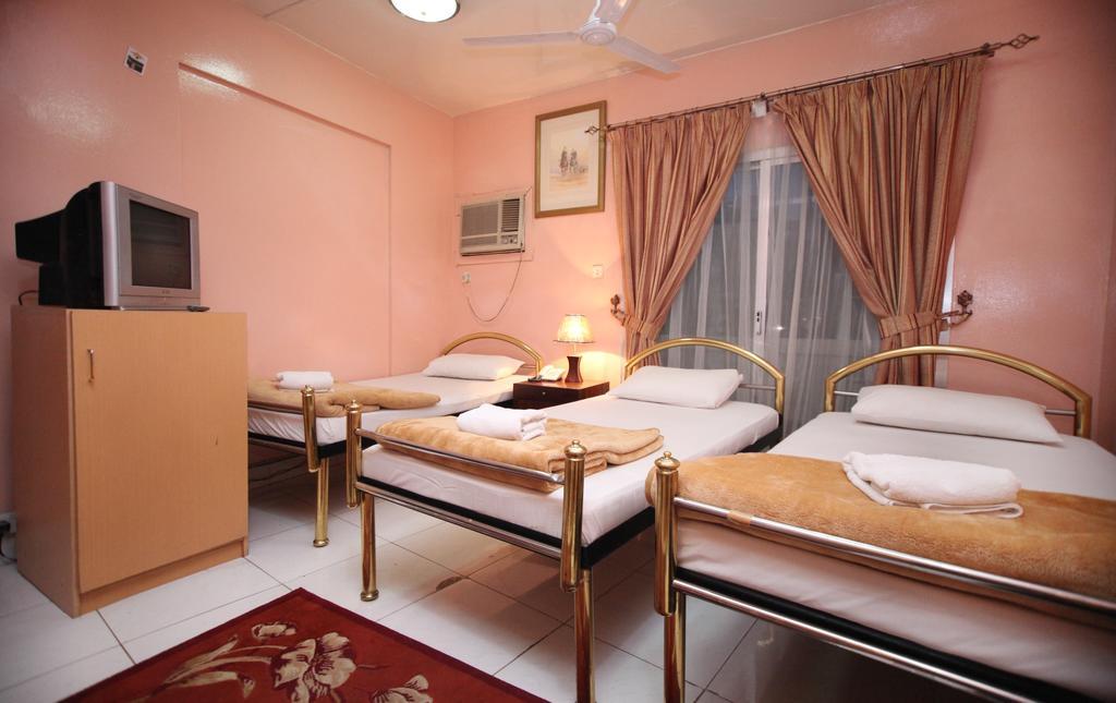 Zaineast Hotel Dubai Room photo
