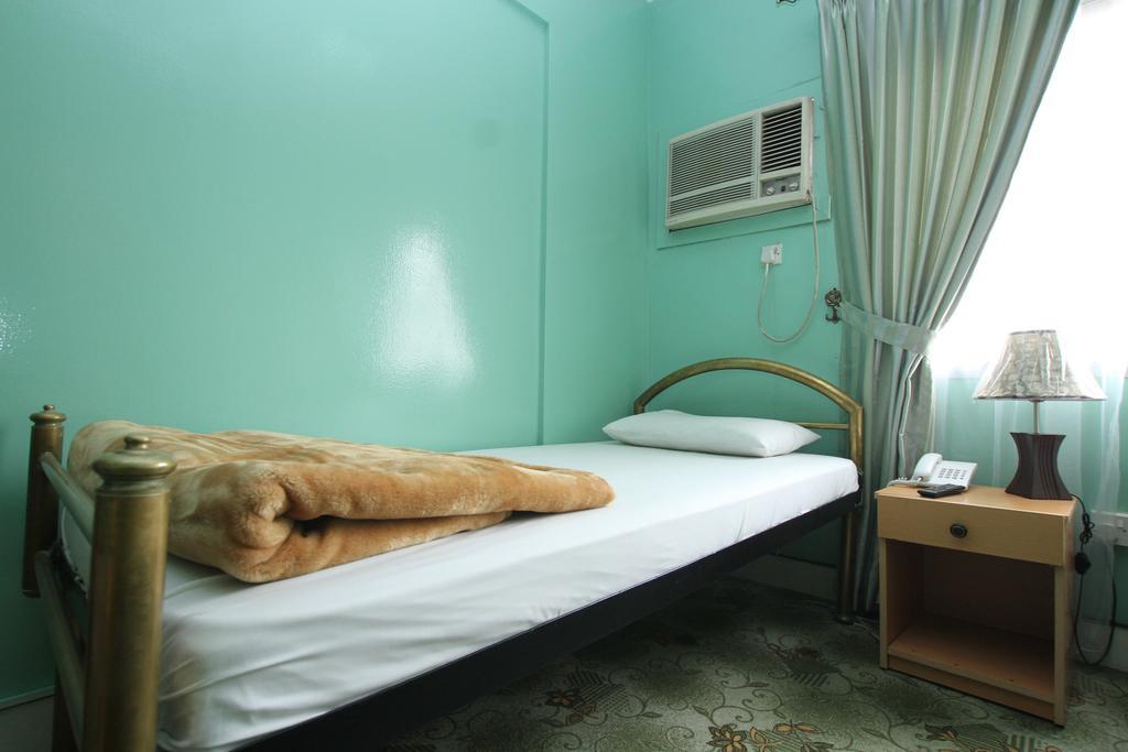 Zaineast Hotel Dubai Room photo